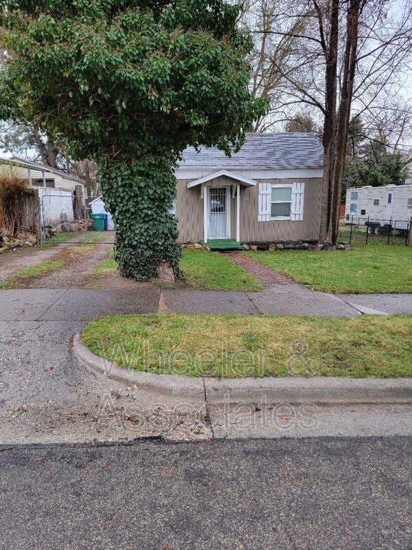 Building Photo - 1071 Sullivan Dr
