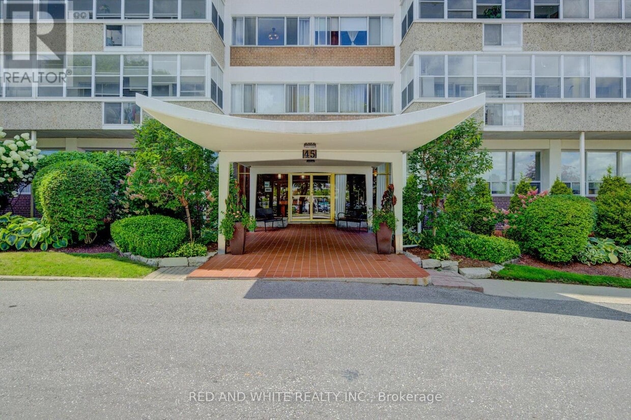 Primary Photo - 45-445 Westmount Rd N