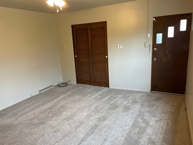 Living Room - 321 Greenside Ave