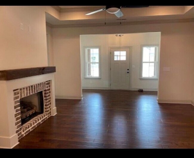 Building Photo - 3306 Stonecreek Dr