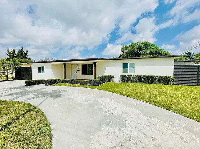Building Photo - 11271 SW 48th St