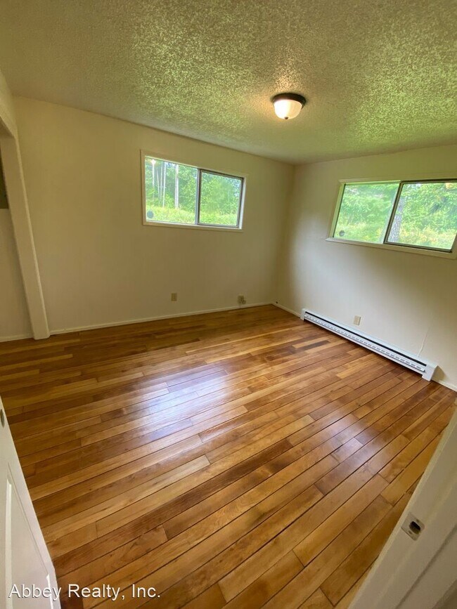 Building Photo - 2 br, 1 bath House - 2915 Cooper Point Rd NW