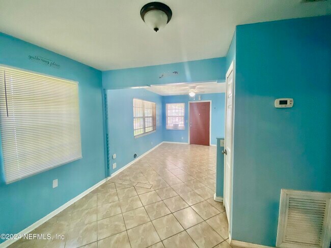 Foto del edificio - 1858 W 11th St