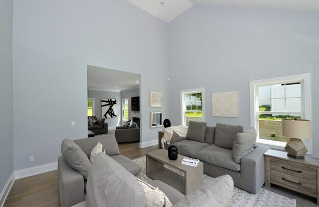 Building Photo - 19 Quail Run