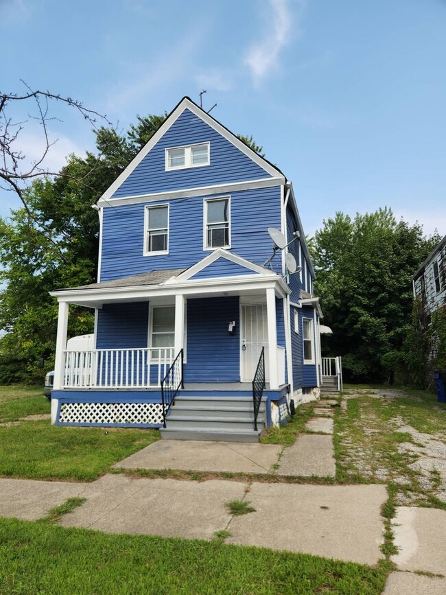 Building Photo - 2345 E 76th St