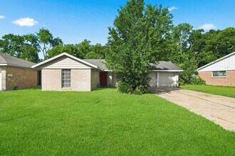 Building Photo - 5755 Oakham St
