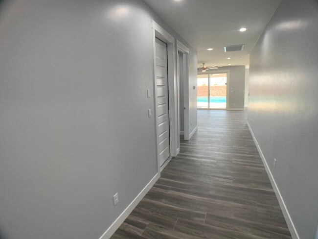 Foto del edificio - 3 Bedroom - 2 Bath Pool Home