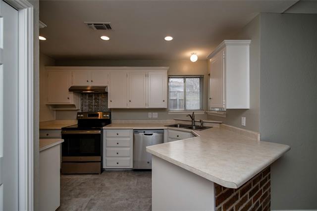 Building Photo - 7602 Silveridge Dr