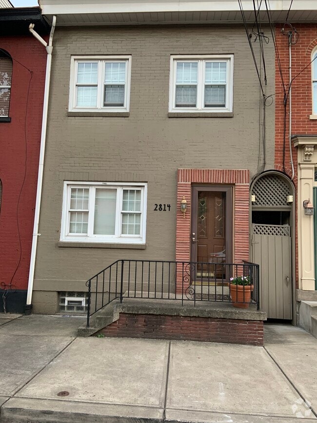 Building Photo - 2814 Sarah St