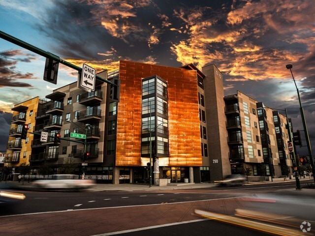 Building Photo - iLuminate