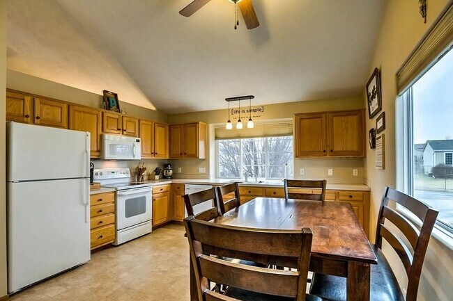 Foto del edificio - 4303 N 169th St