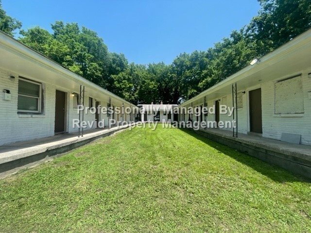 Building Photo - 374 N Dunlap St