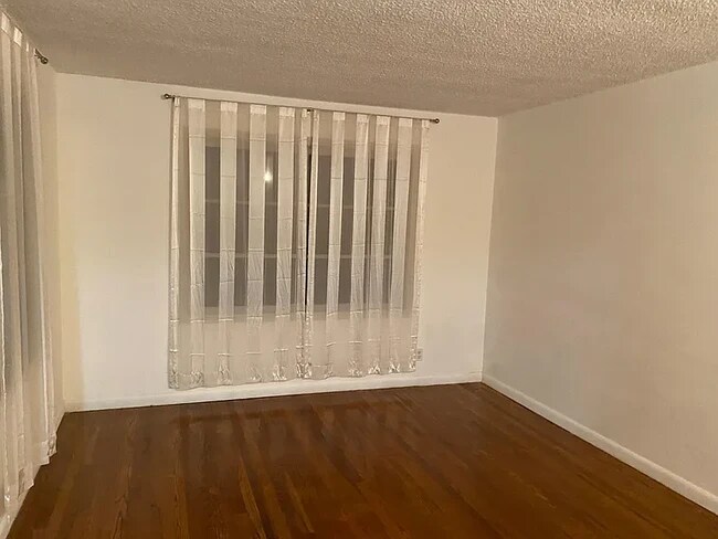 Foto del edificio - 7737 15th Ave NW