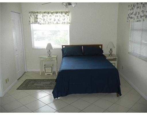 Building Photo - 2/2 Condo in Pines of Delray