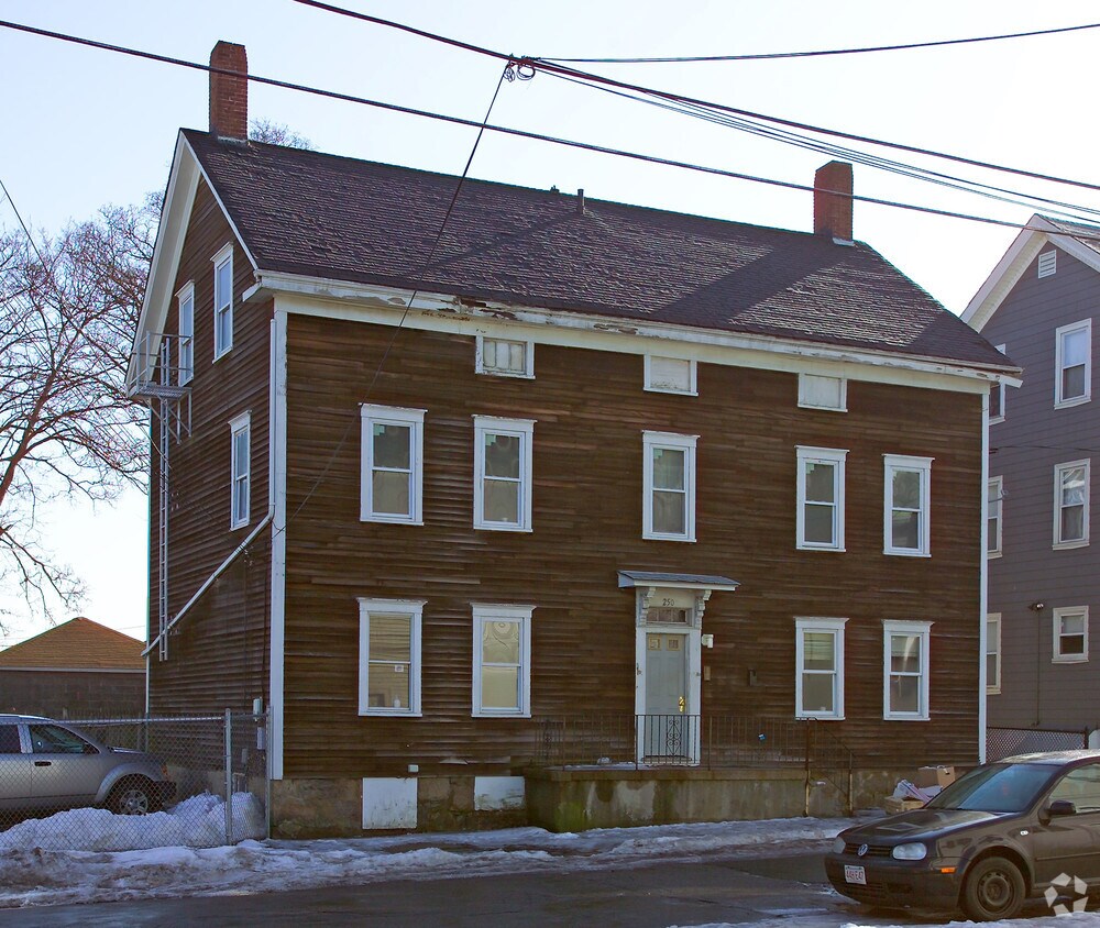 Building Photo - 250 John St