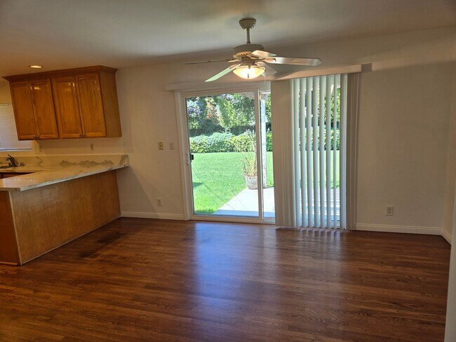 Foto del edificio - Fountain Valley - 3 Bed, 2 Bath House for ...