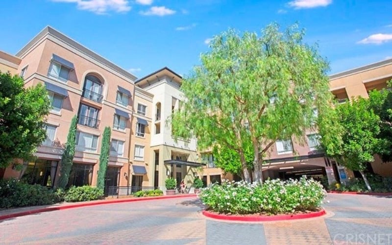 Primary Photo - 24505 Town Center Dr