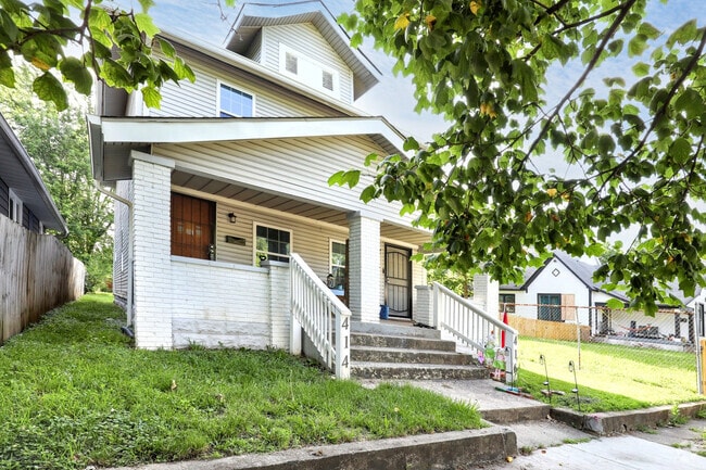 Building Photo - 414 N Temple Ave