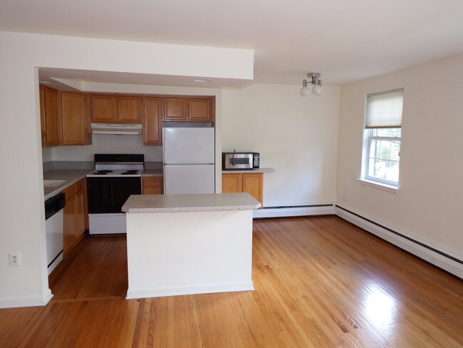 Foto del edificio - 1334 Montgomery Ave
