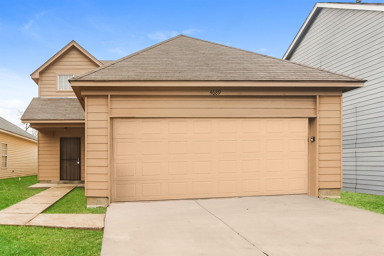Foto principal - 4689 Waterfront Oak Dr