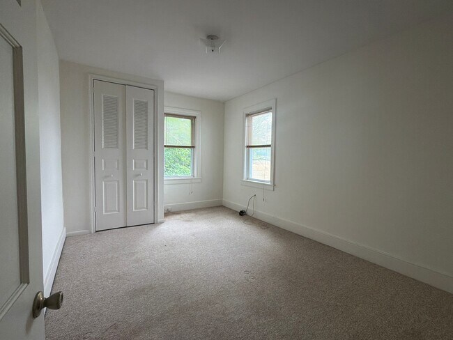 Dormitorio 2 (4,5 m x 3 m) - 1334 S York St