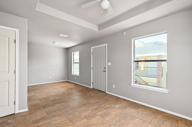 Foto del edificio - 2416 E Rogers Rd