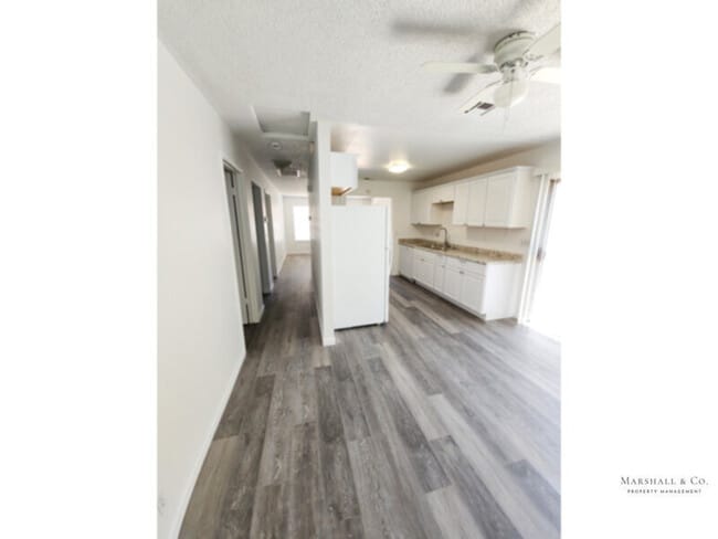 Building Photo - NEW REMODEL!!! Spacious 2br/1ba, A/C, LRG....