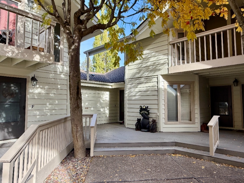 Primary Photo - 185 Golf Terrace Dr