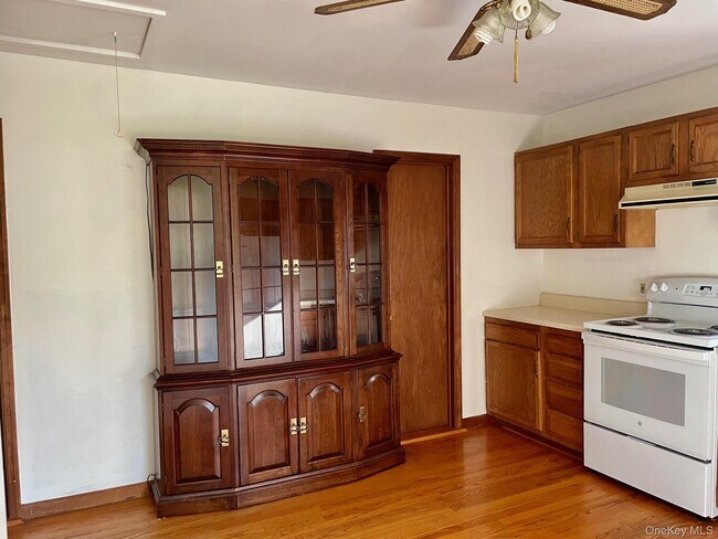 Foto del edificio - 80 Mallory Ln