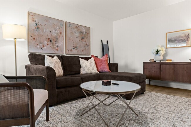 Building Photo - 22 2nd St