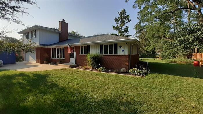 Primary Photo - 7600 Carmichael Dr, Palos Heights, IL, 60463
