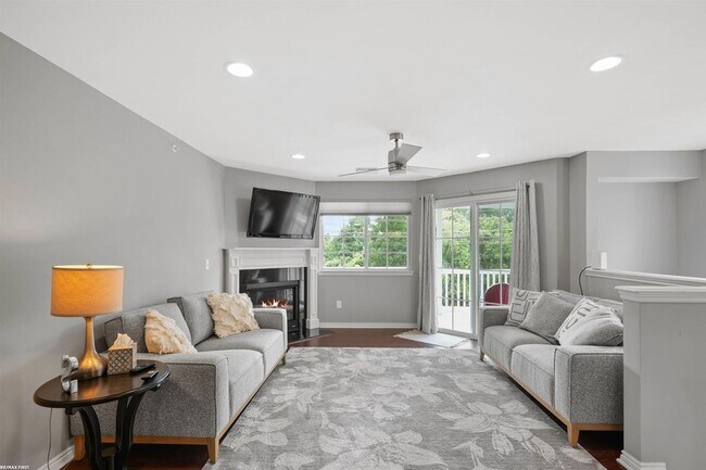 Foto del edificio - 6986 Boulder Pointe Dr