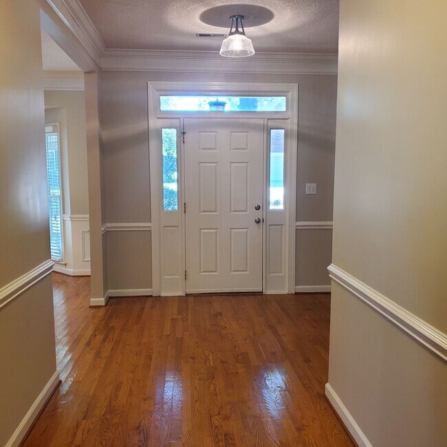 Foto del edificio - Available Now! 4 Bedroom Single Family Home