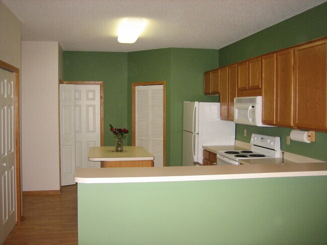 cocina, medio baño y lavadero - 15100 Dunwood Trl