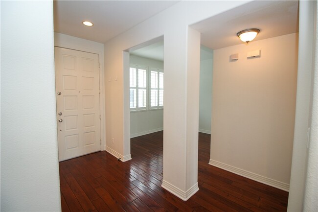 Building Photo - 7100 Playa Vista Dr