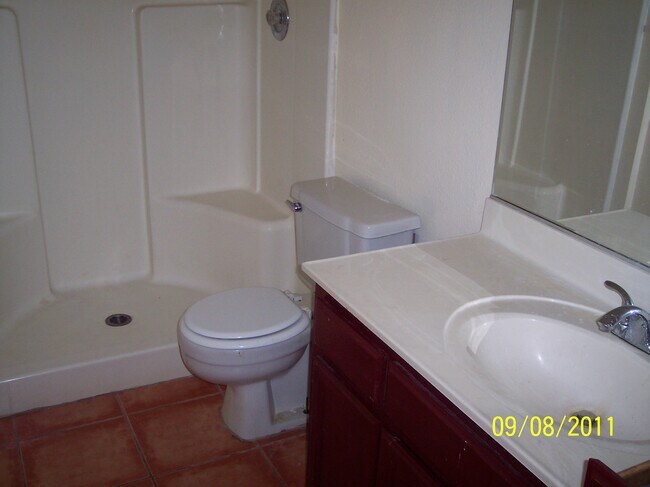 Foto del edificio - 510 E Avenue Q2