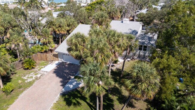 Building Photo - Siesta Key Pool Home - Rent Now with Zero ...