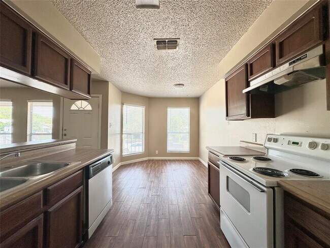 Foto del edificio - 209 E Noton St