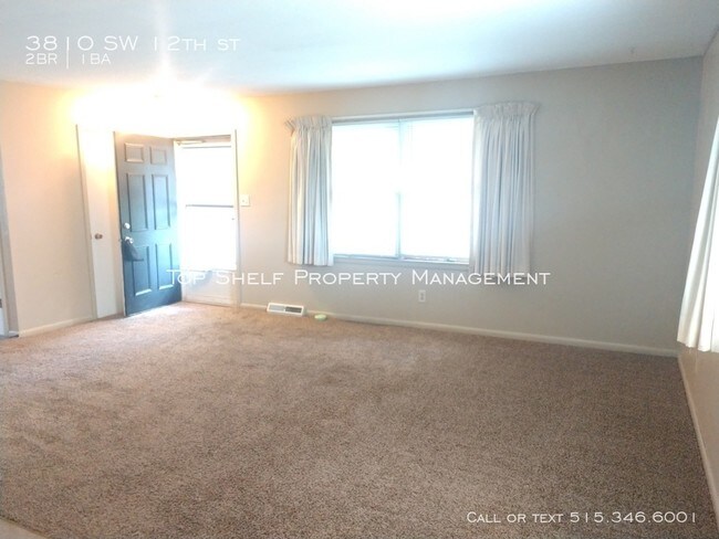 Foto del edificio - Duplex for rent, Garage and Basement!