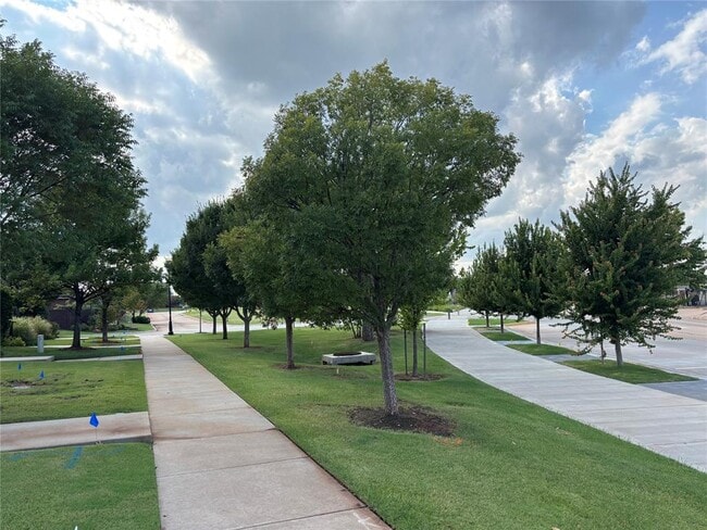 Building Photo - 2208 Kavanaugh Blvd