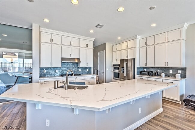 Building Photo - 274 Besame Ct