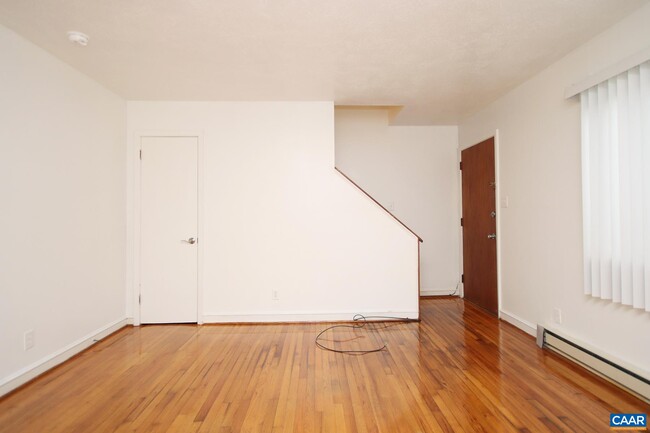 Foto del edificio - 2305 N Berkshire Rd