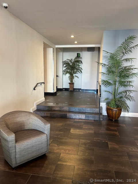 Foto del edificio - 50 Glenbrook Rd