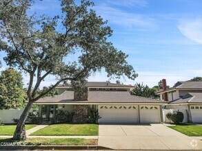 Building Photo - 2094 Bridgegate Ct