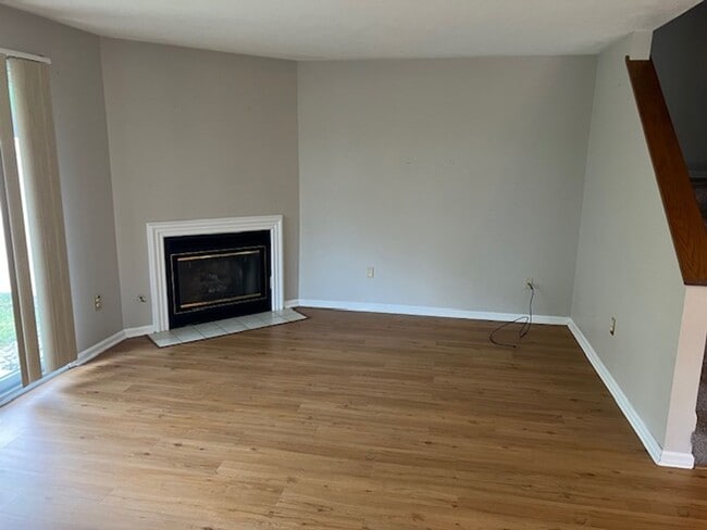 Building Photo - Spacious 2BR/2.5BA Condo in a Quiet HOA Community