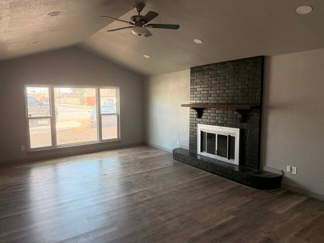 Building Photo - 1521 S Missouri St