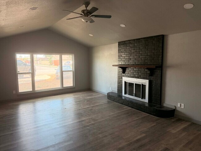 Foto del edificio - 1521 S Missouri St