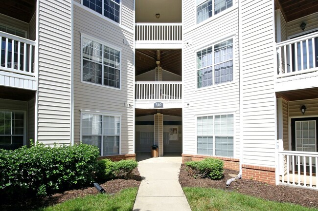 Building Photo - Pantops Condo on The Rivanna River