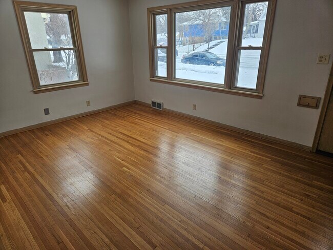 Foto del edificio - 5010 N Sheridan Ave