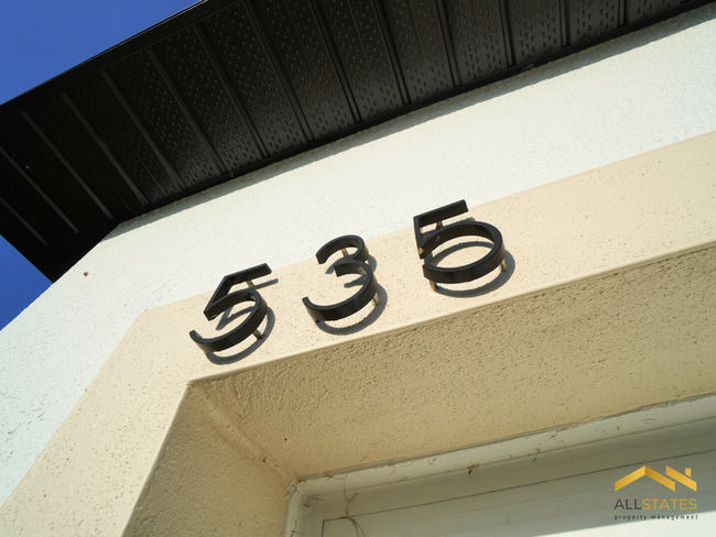 Foto del edificio - 535 Marion Oaks Ln